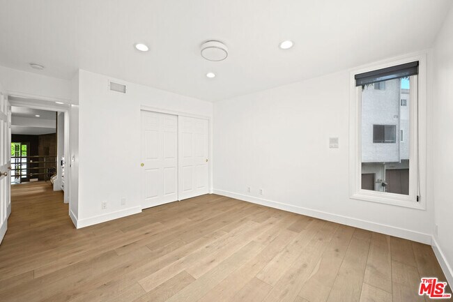 Building Photo - 17088 Palisades Cir