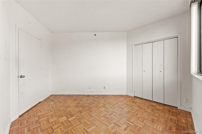 Building Photo - UHartty