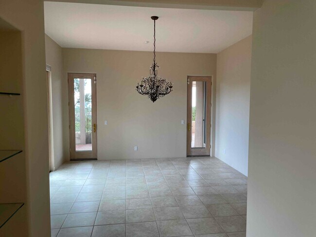 Building Photo - 4 Old Agua Fria Rd E