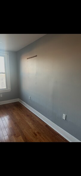 Building Photo - 712 Church Ln