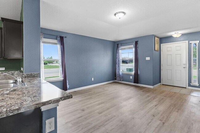 Building Photo - 1524 Wedgewood Cv