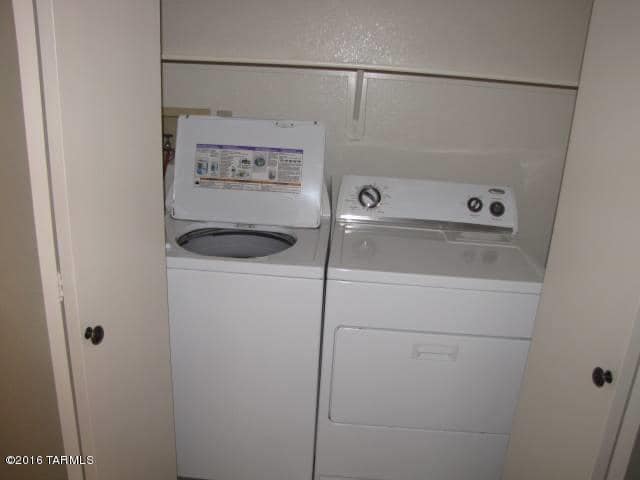 Building Photo - 7960 S Carbury Way