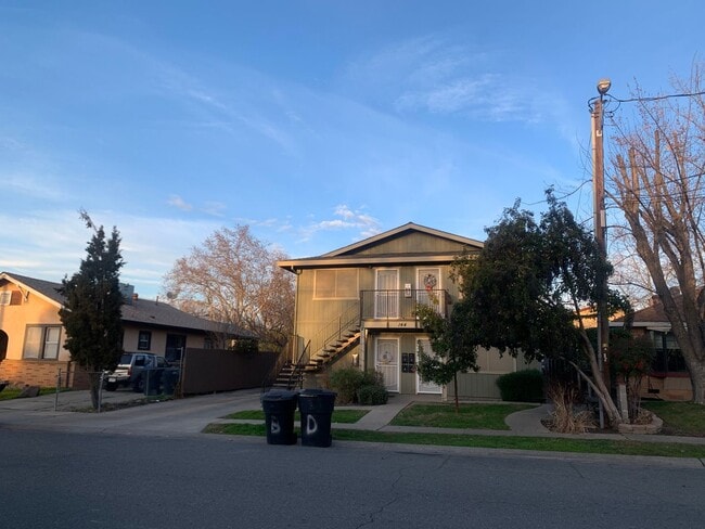 Building Photo - 144 Duranta St