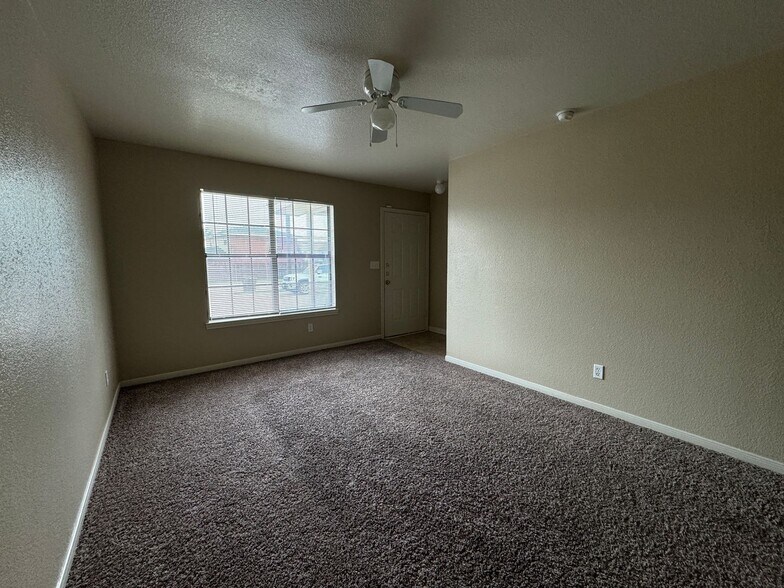 Building Photo - 3805 Ys Pak Ct