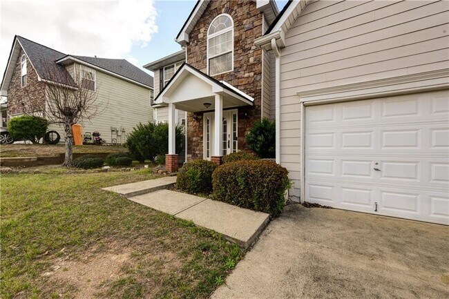 Building Photo - 635 Moonlight Way
