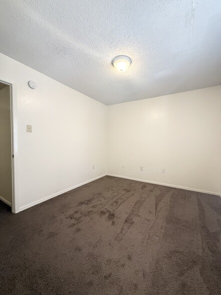 Building Photo - 1625 42nd St