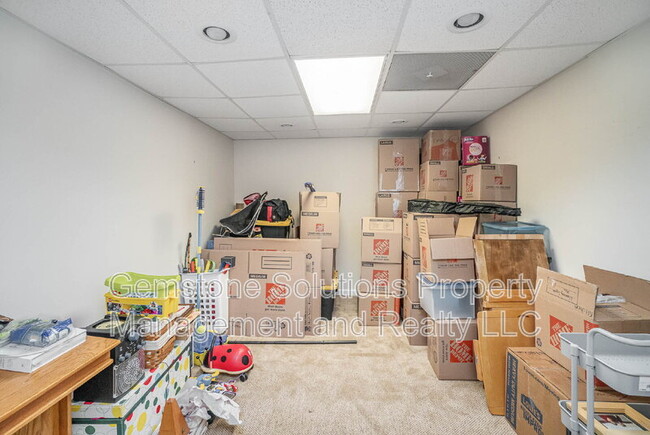 Building Photo - 4446 Pratt Ln