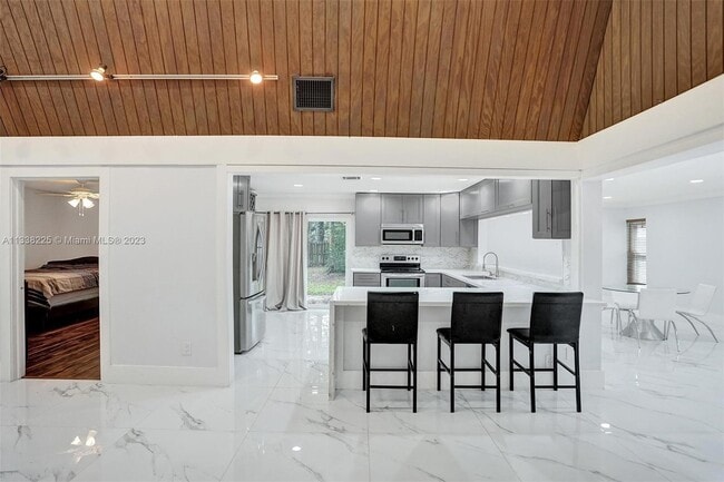 Building Photo - 8350 NW 15th Ct