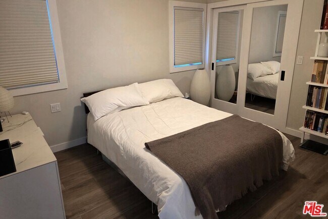 Building Photo - 4744 Haskell Ave