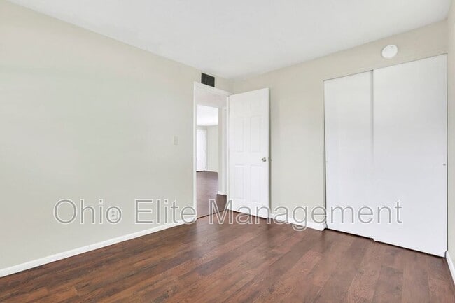 Building Photo - 861 Kingsford Rd