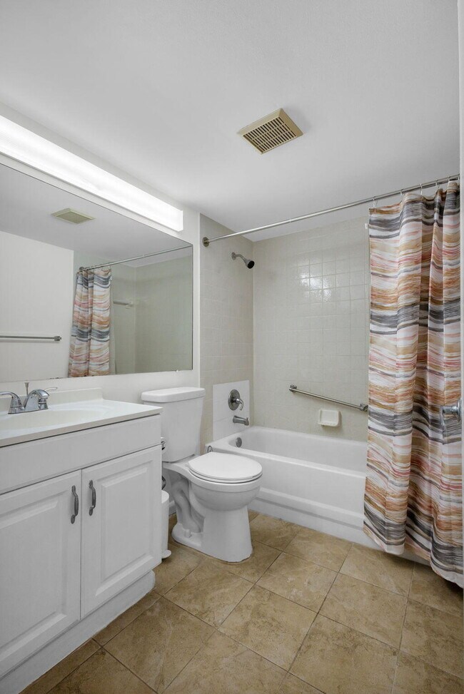 Building Photo - 1011 Green Pine Blvd