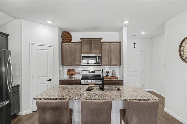 Building Photo - 706 Spur Ridge