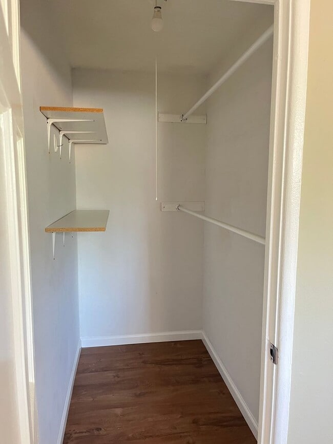 Building Photo - Inviting 1 bed/1bath in Benton Park West