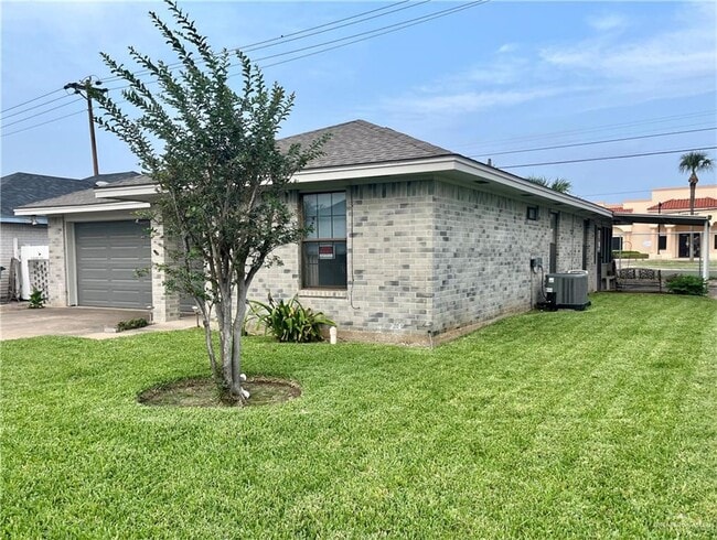 Building Photo - 2302 Zinnia St