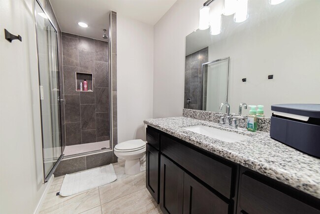 Building Photo - 5405 Jersey Dr