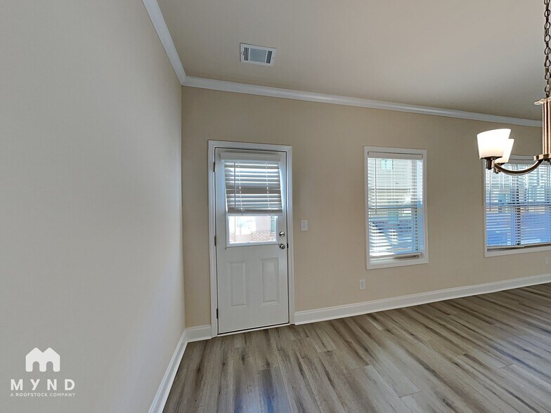 Building Photo - 61 Dewey Rd