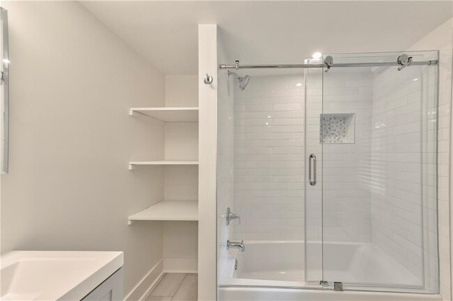 Building Photo - 109 Wyman St SE