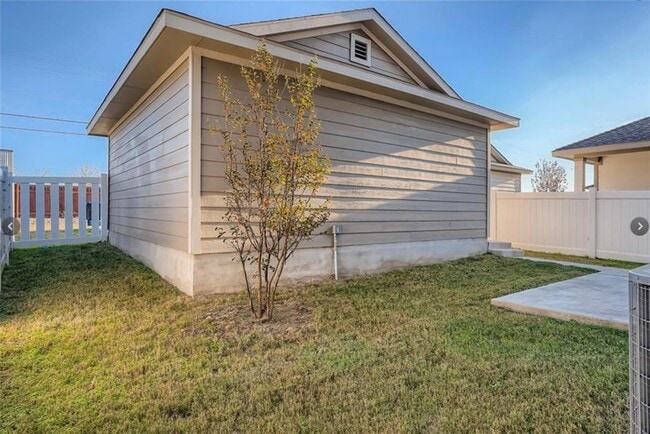 Building Photo - 304 Cane River Rd