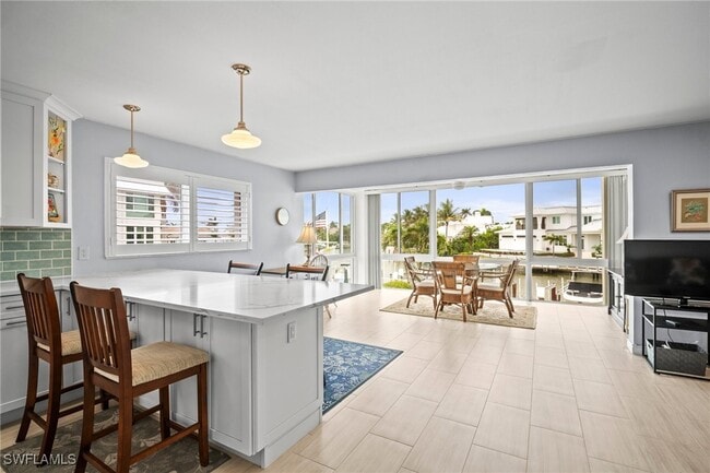 Building Photo - 2100 Gulf Shore Blvd N