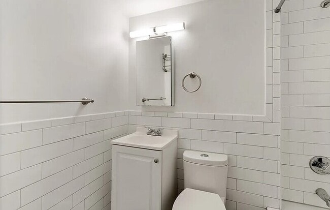 Building Photo - 50 Follen St