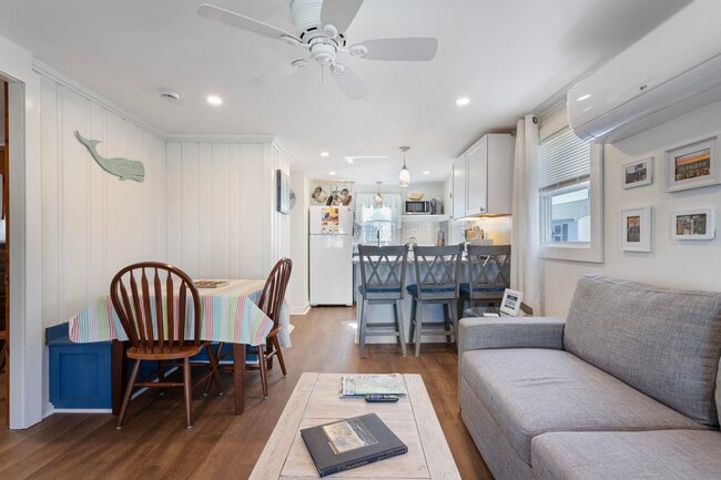 Building Photo - 23 Diane Ln