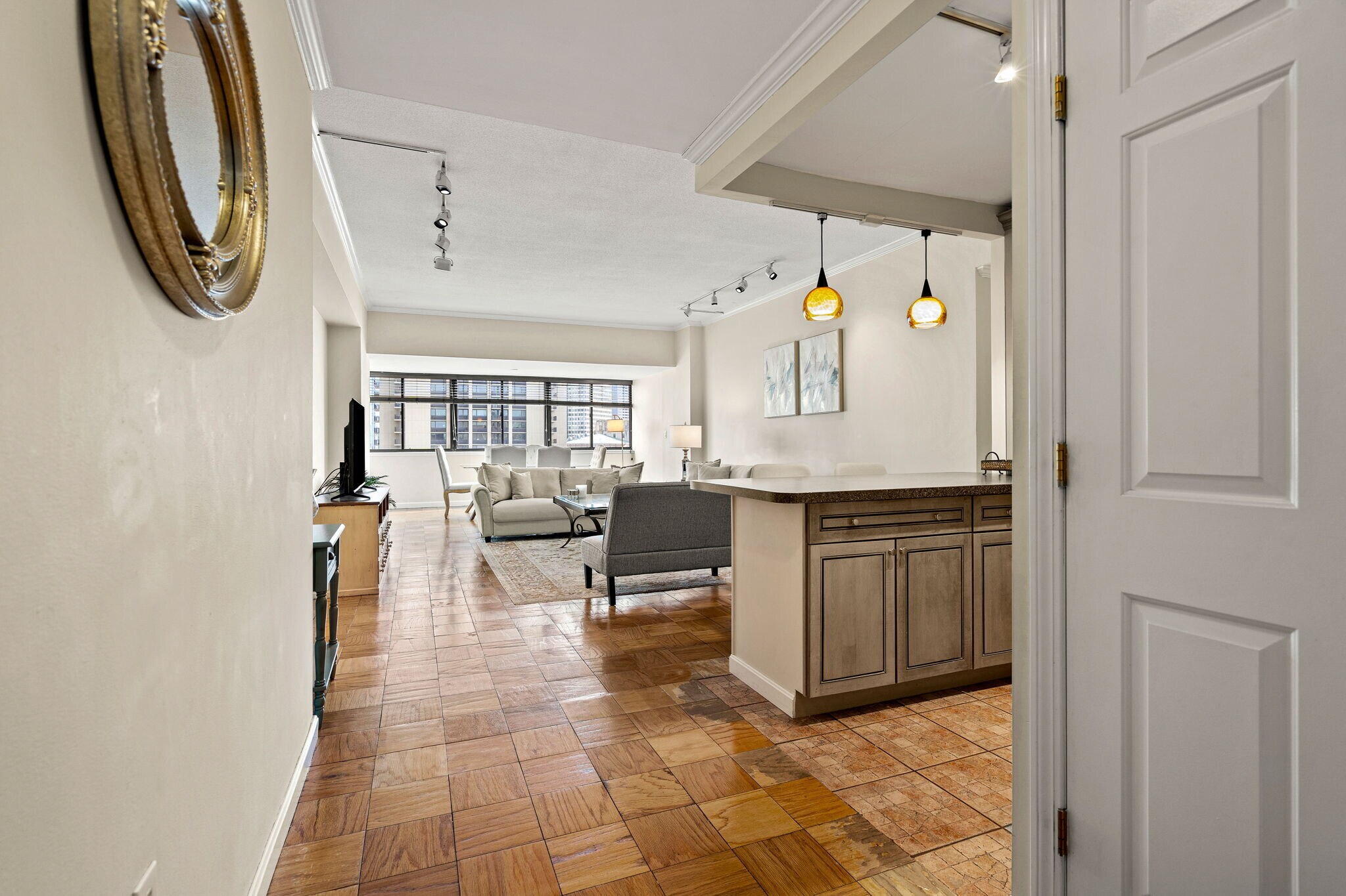 Building Photo - 2 Hawthorne Pl