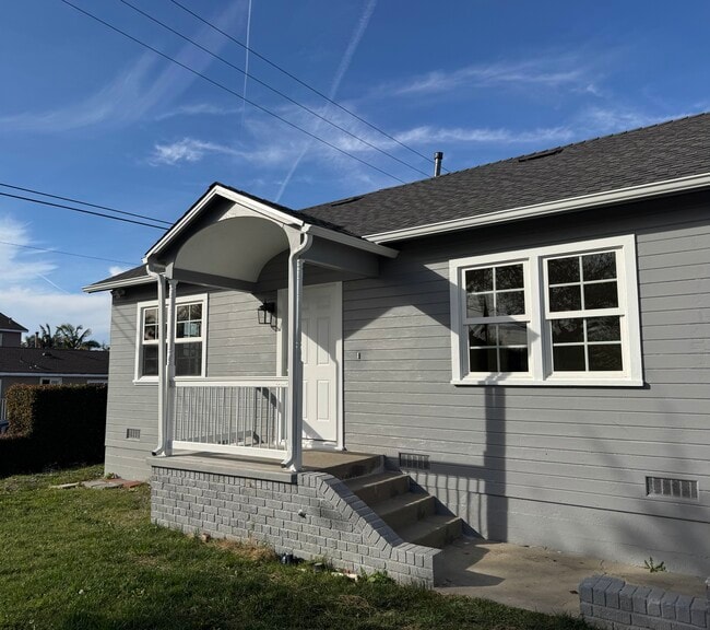 Building Photo - 4579 W 171st St