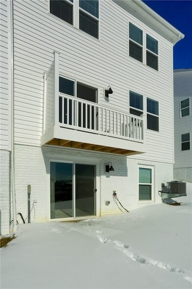 Building Photo - 122 Scotland Ln