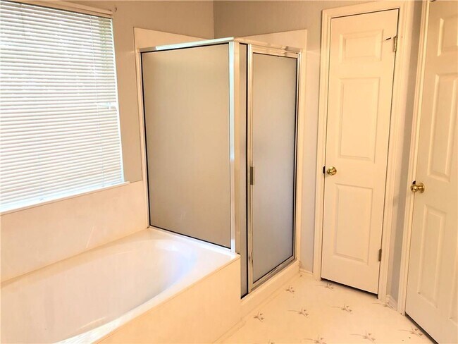 Building Photo - 13456 Athens Trail