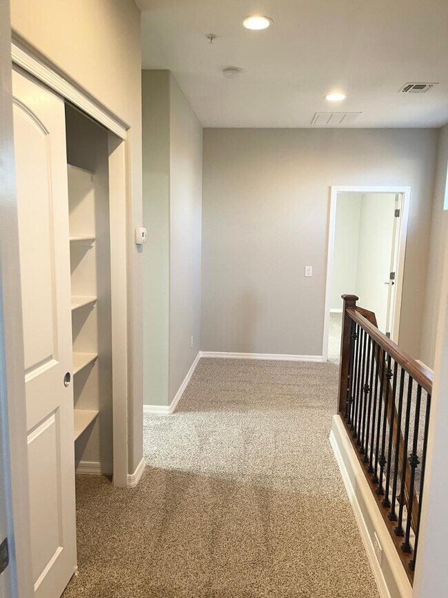 Building Photo - 4700 S Fulton Ranch Blvd