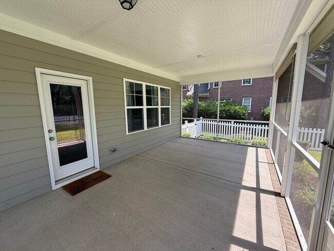Building Photo - Gorgeous Executive Home in Anderson Creek ...