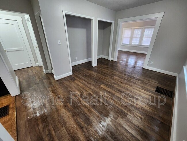 Building Photo - 821 S 10th St