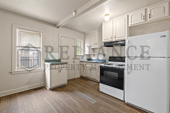 Building Photo - 412 N Lorraine Ave