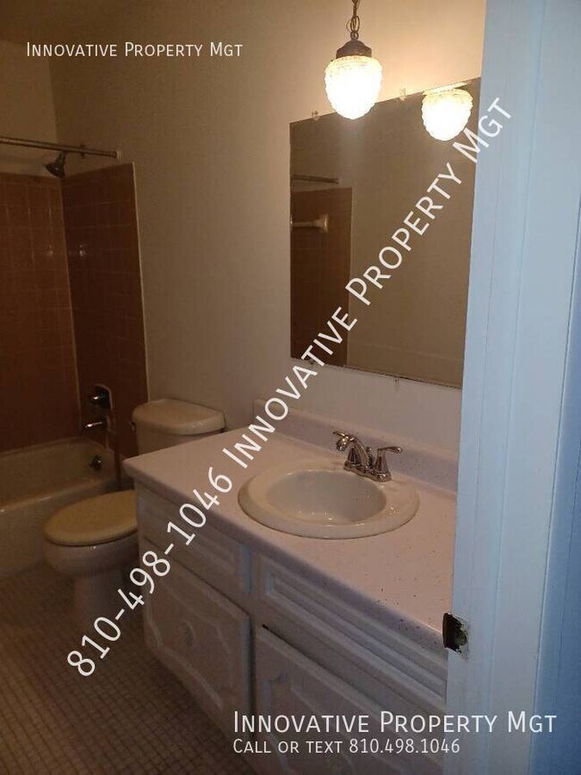 Building Photo - 6009 Holiday Gardens Dr