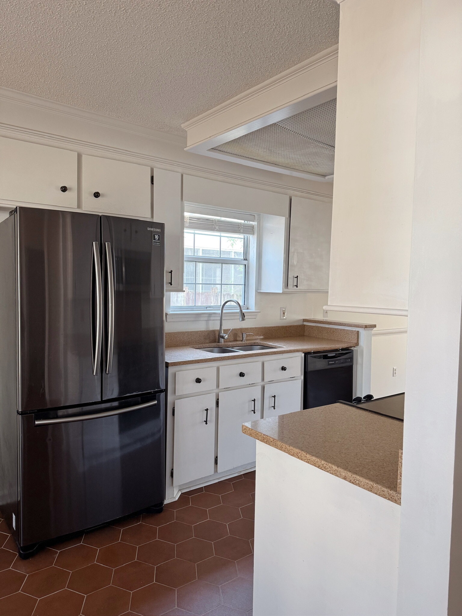 Building Photo - 103 Toura Ln