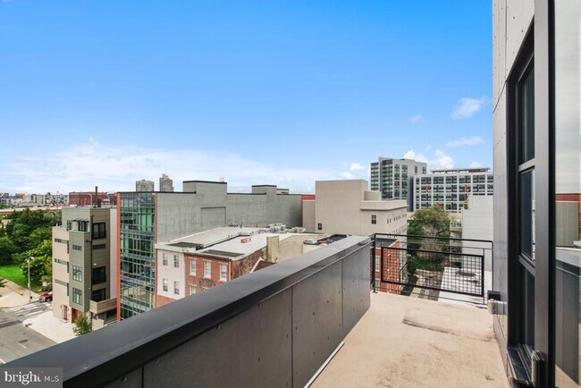 Building Photo - 240 N 2nd St