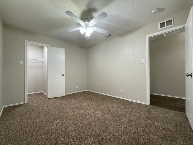 Building Photo - Single Family Home For Rent