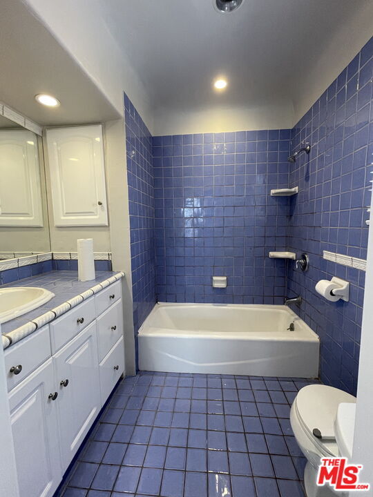 Building Photo - 3642 Empire Dr