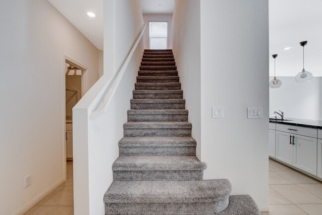 Building Photo - 8439 Vacarez Dr