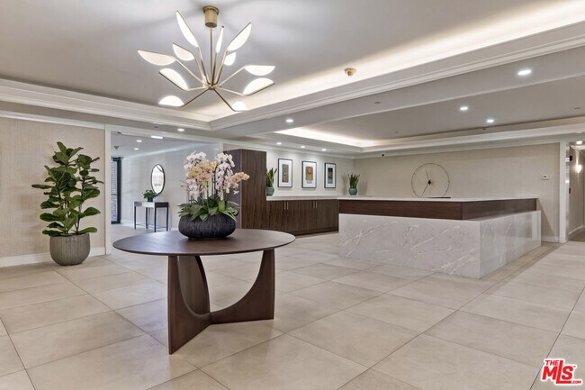 Building Photo - 300 N Swall Dr