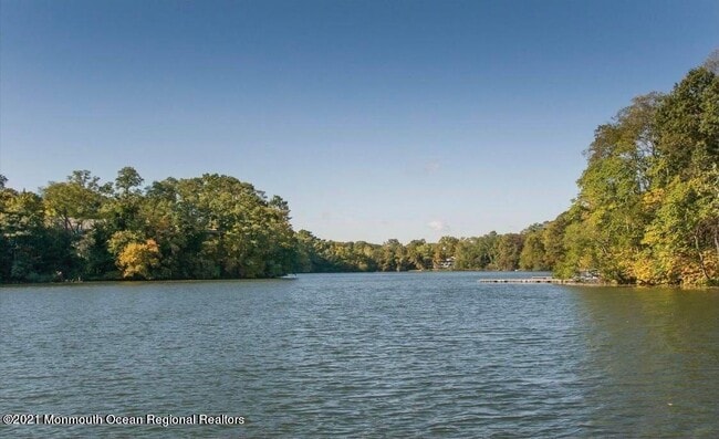 Building Photo - 8 Ravine Dr