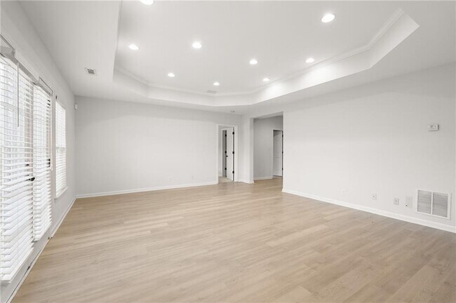 Building Photo - 870 Longstone Landing