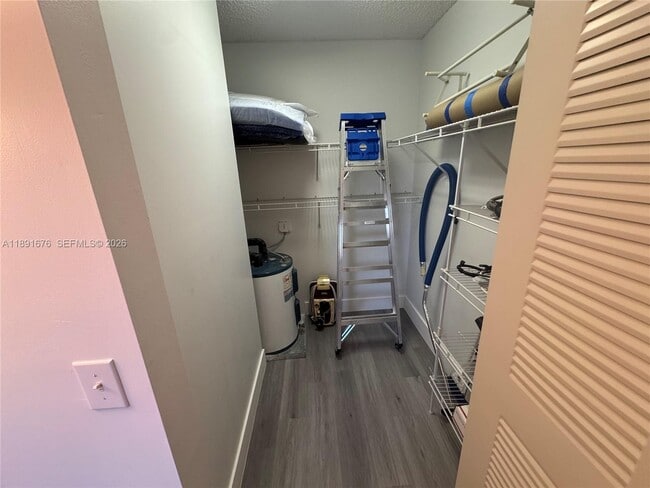 Building Photo - 13700 SW 11th St