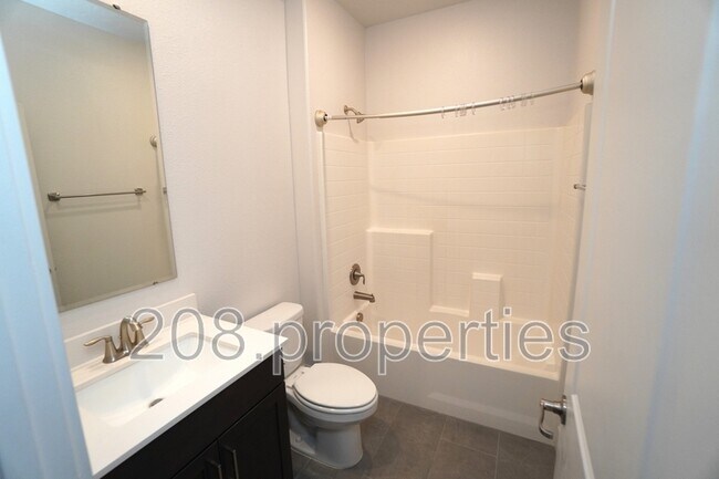 Building Photo - 245 E Caldera St