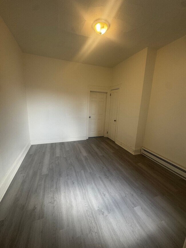 Building Photo - 222 N 12th St