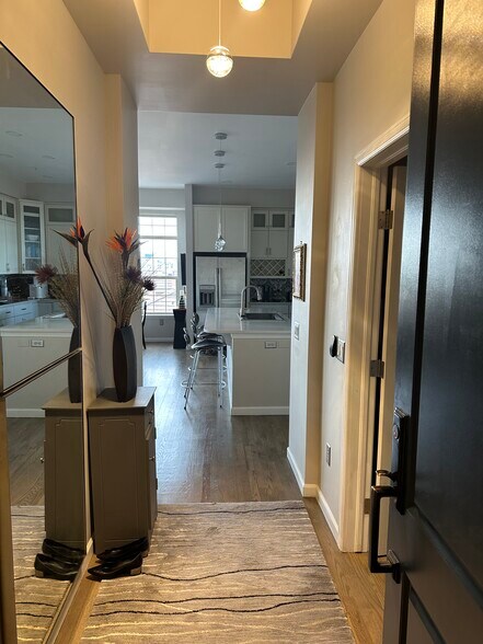 Building Photo - 7820 Inverness Blvd