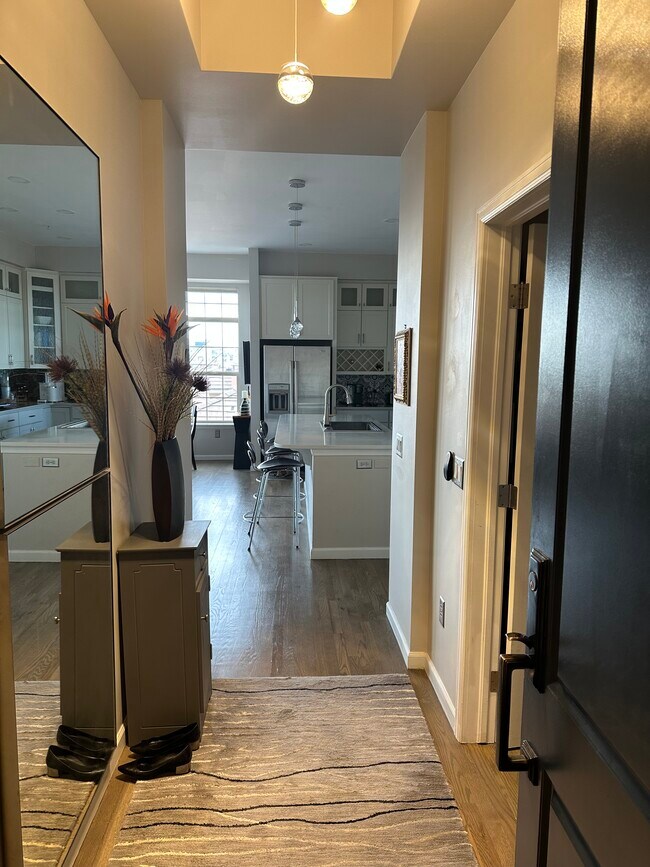 Building Photo - 7820 Inverness Blvd