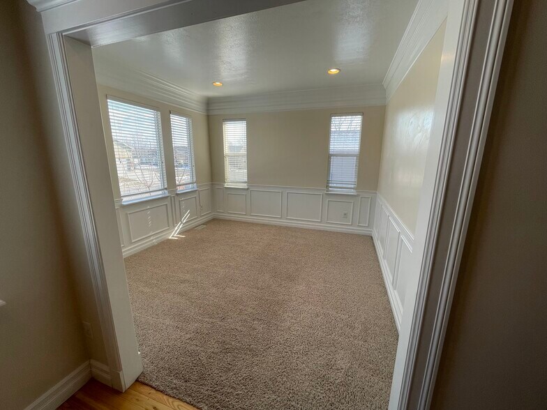 Diningroom - 706 S 600 E