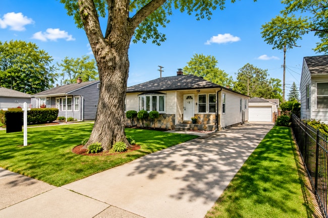 Building Photo - 4673 Dearborndale