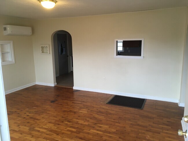 Building Photo - 1717 W Smith Springfield MO